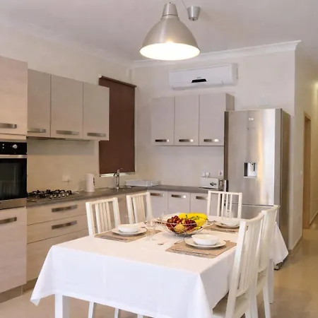 Modern With Stunning Church Views, Distant Seaviews & Terrace Mellieħa