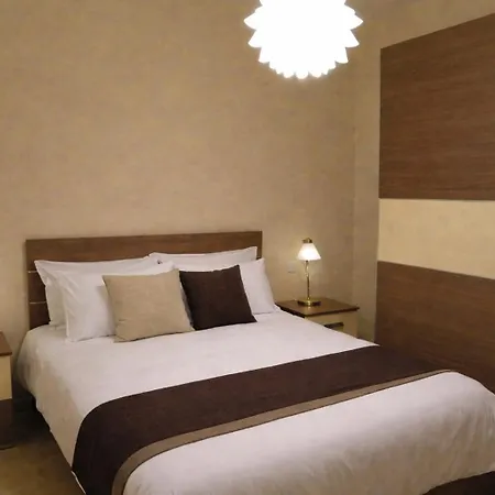 Modern With Stunning Church Views, Distant Seaviews & Terrace Apartmán *