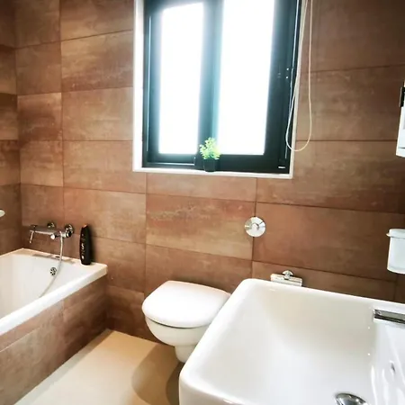 Modern With Stunning Church Views, Distant Seaviews & Terrace Apartmán Mellieħa