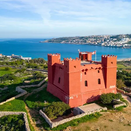 Modern With Stunning Church Views, Distant Seaviews & Terrace Apartmán Mellieħa